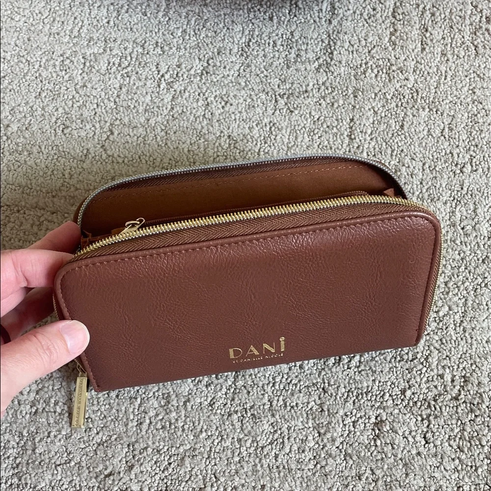 Danielle Nicole Brown backpack and wallet - Picture 3 of 14